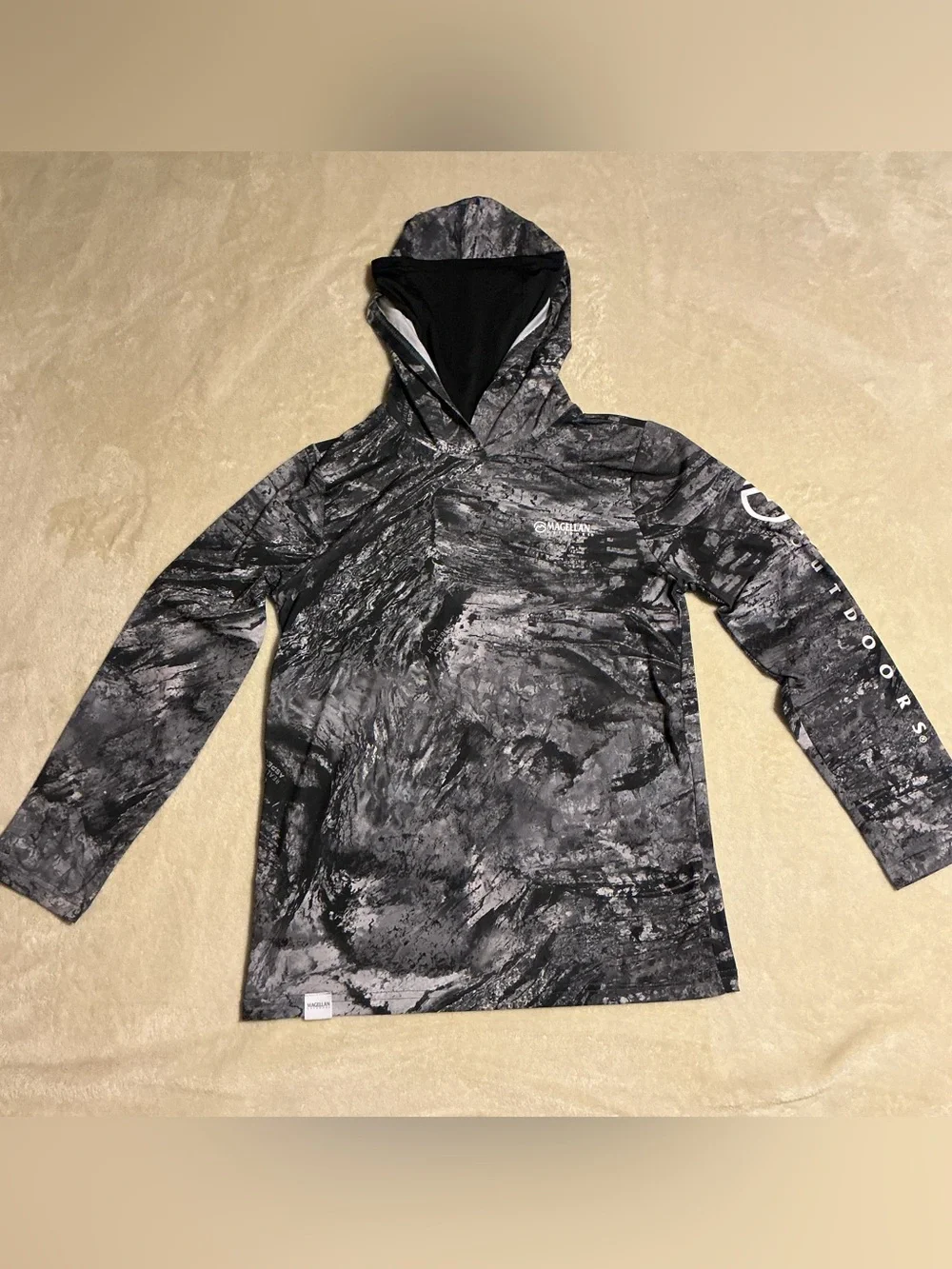 Magellan Outdoors Kids Black and Gray Camo Hooded Swim Rashguard